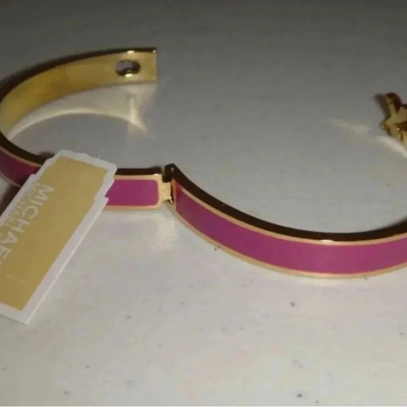 Michael Kors Haute Rose Gold Hot Pink Enamel
Bangle Bracelet MKJ7705710 + MK BOX - Picture 6 of 9